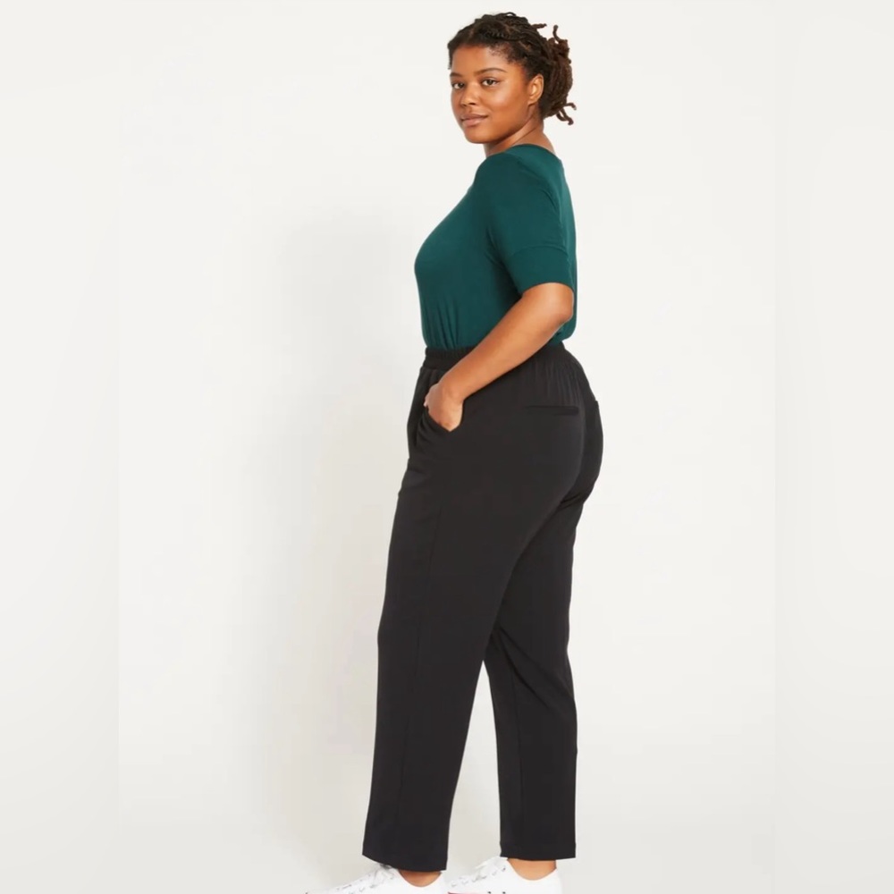 Universal Standard All Day Pull On Cigarette Pants - XS/10-12 - Black